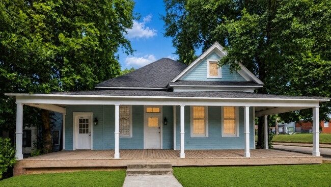 Building Photo - McDonough Duplex Unit A