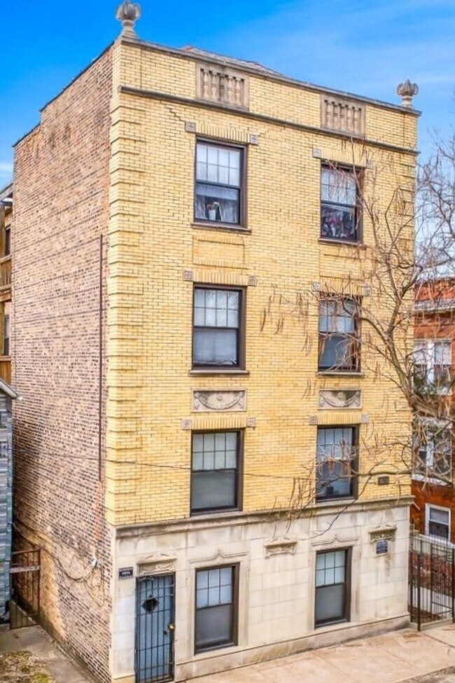 Photo - 3620 N Marshfield Ave Unit 3620-1B