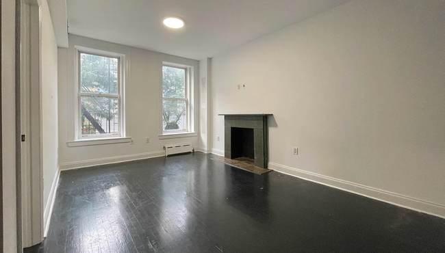 Photo - 223 W 11th St Apartment Unit 4D