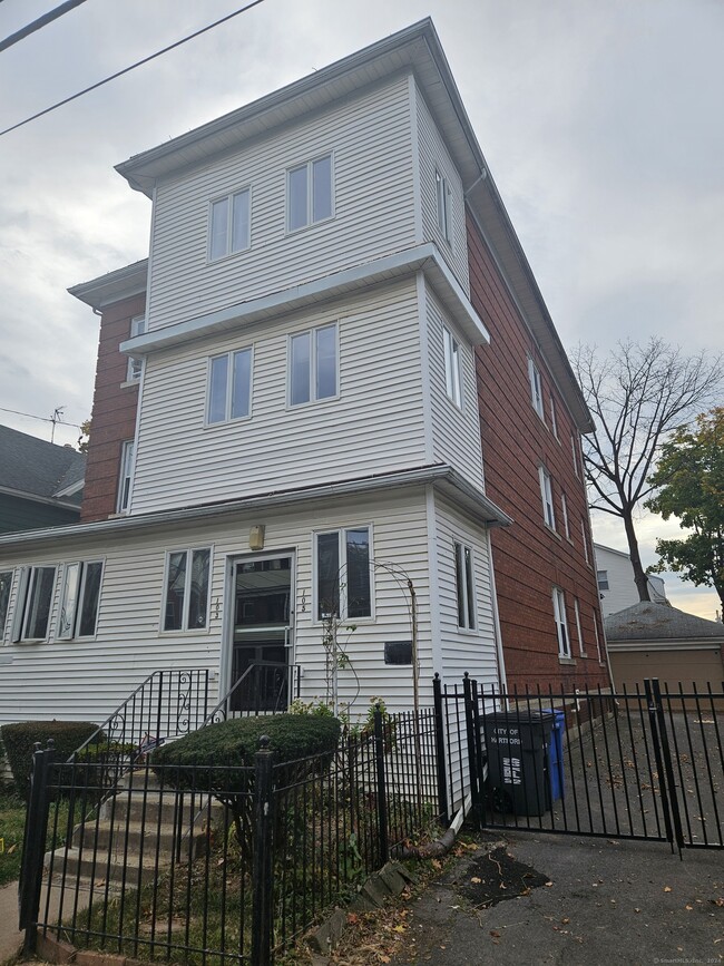 Building Photo - 103 Kent St Rental