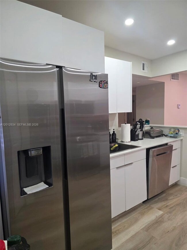 Photo - 1900 W 54th St Unit 406
