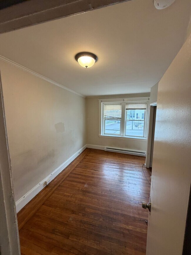 Photo - 1041 Main St Unit 1