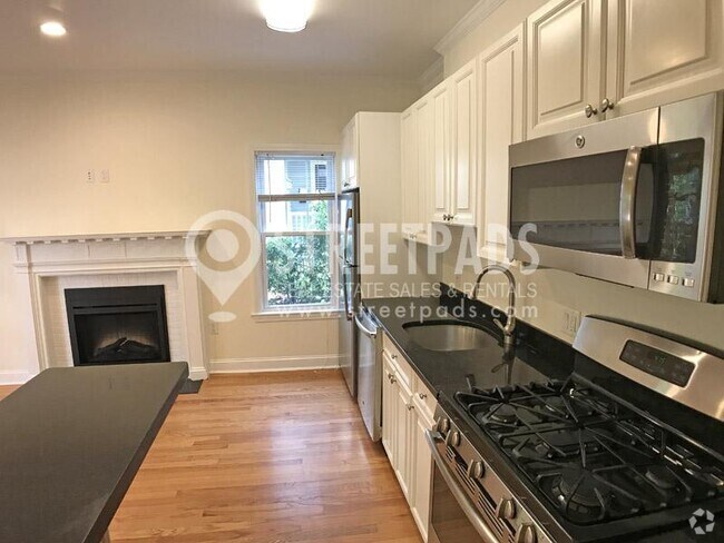 Building Photo - 3 bedroom in Cambridge MA 02138 Rental