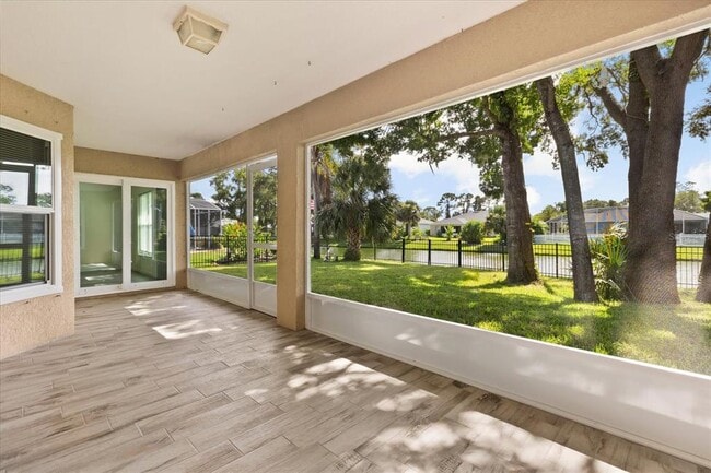Photo - 410 Central Mariners Dr