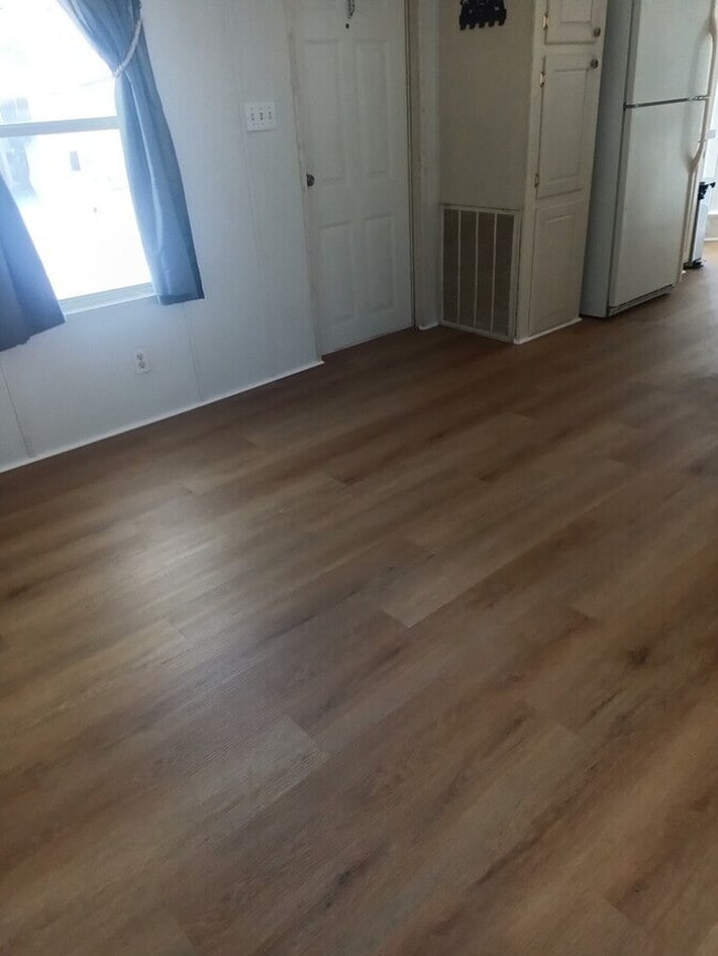 841 W Colonial Cir
