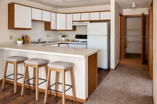 Pheasant Hollow Apartments