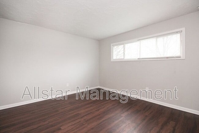 Photo - 6393 Springwood Rd