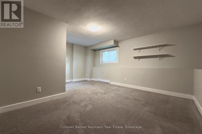 Photo - 723 Scottsdale Dr