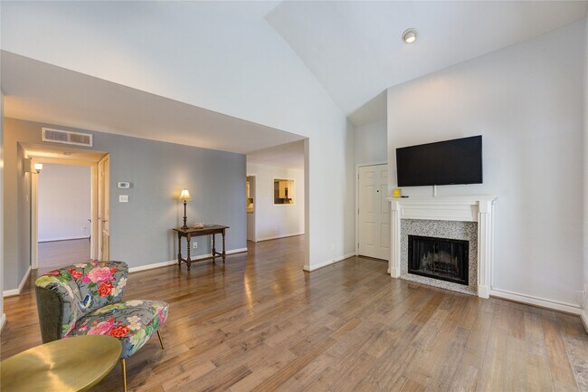 Photo - 4000 Purdue St