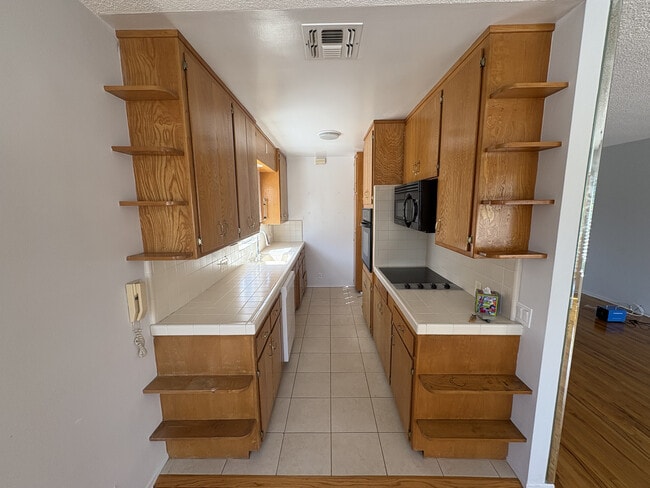 Photo - 1128 21st St Apartments Unit A