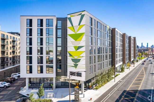Building Photo - Triangle Square