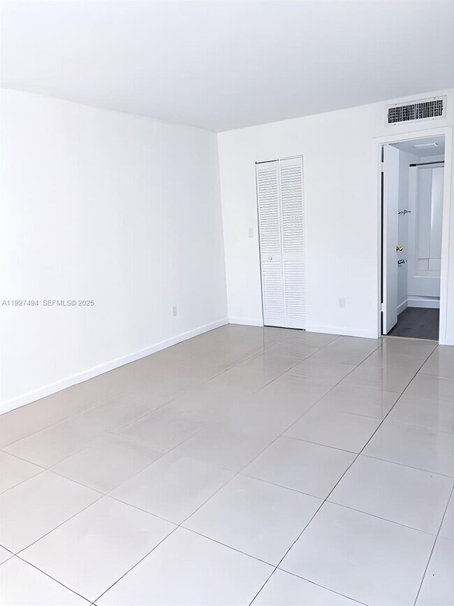 Photo - 14301 N Kendall Dr Unidad 310B