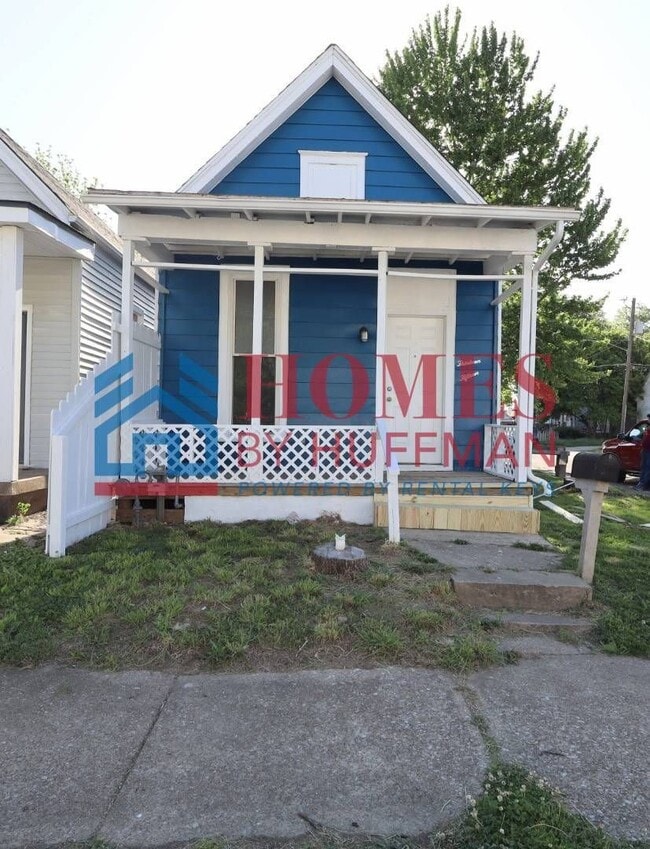 Building Photo - Two Bedroom House | Garage