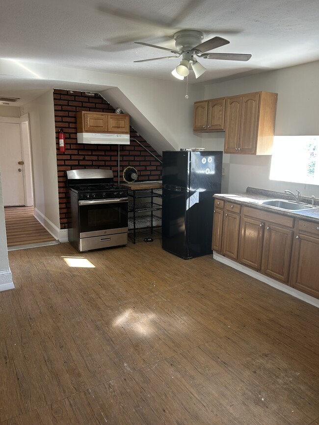 Photo - 32 Broad St Unit 3rd Floor Apartment