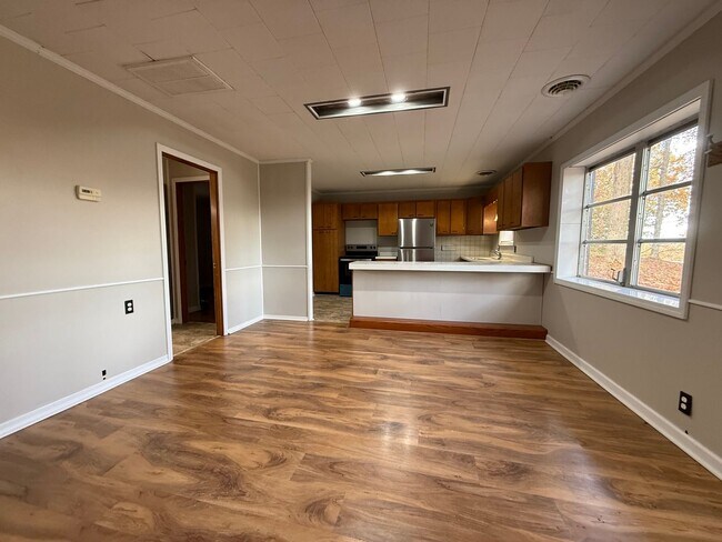 1037 Stringtown Rd