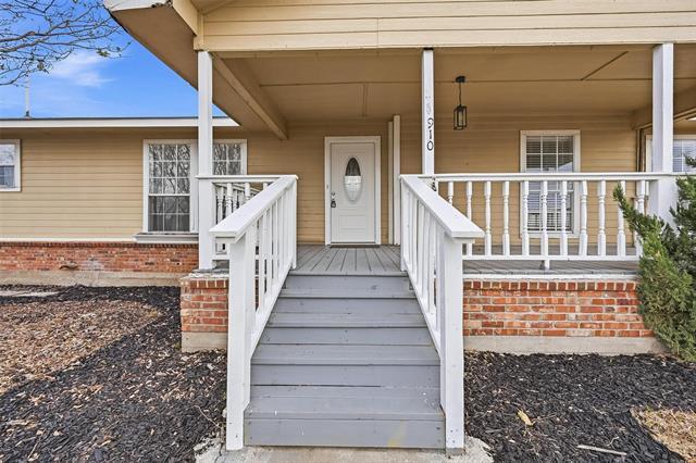 Photo - 910 N Powell Pkwy