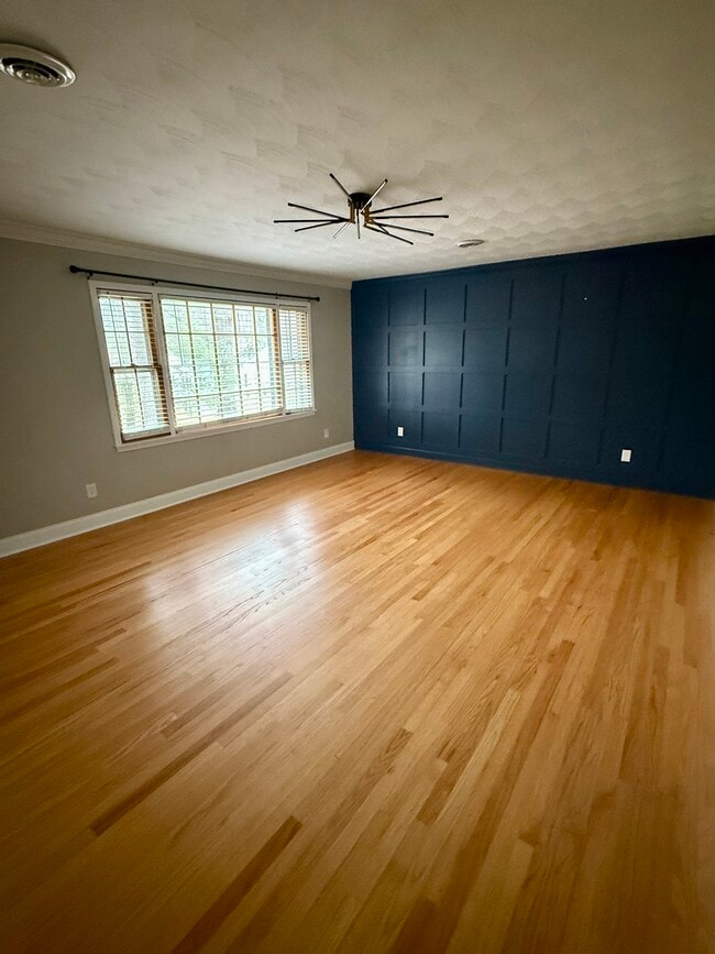 Photo - 2510 Catherine St