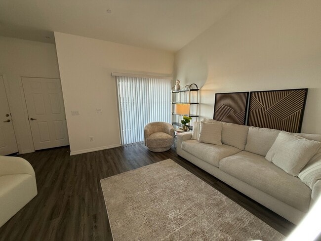 Photo - The Crest at Skyline