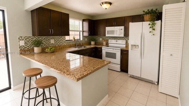 Photo - 10900 NW 7th St Unit 101