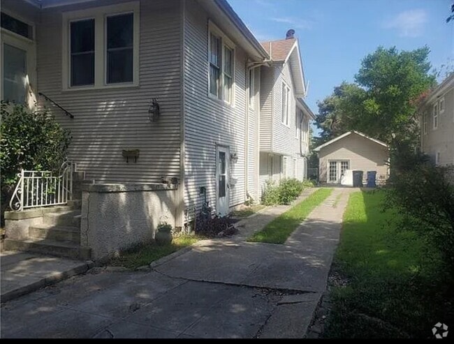 Building Photo - 3125 Bell St Unit A Rental