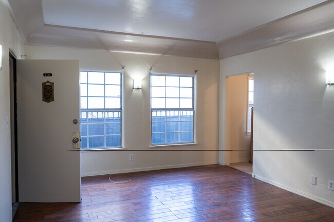 4264 Leimert Blvd
