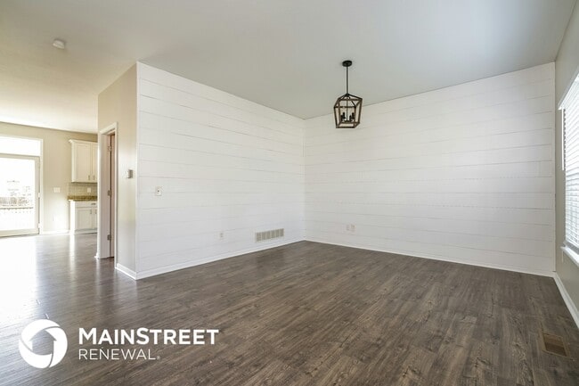 Photo - 165 Butternut Pass