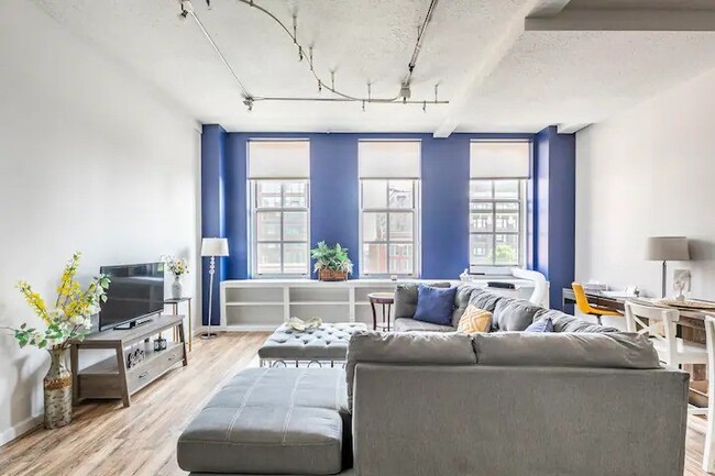 Photo - 1501 Locust St Condo Unit 402