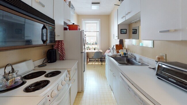 Building Photo - 1625 Commonwealth Ave Unit 9 Rental