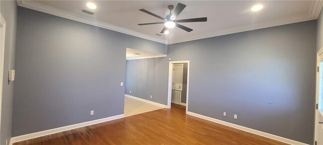 Photo - 1010 Newport Pkwy