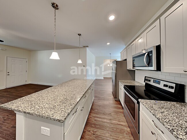 Photo - 417 Oscar Way