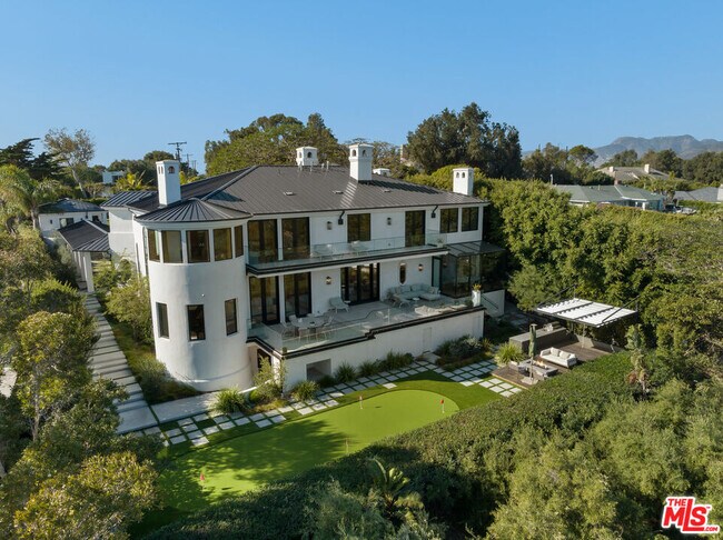 Photo - 7052 Dume Dr