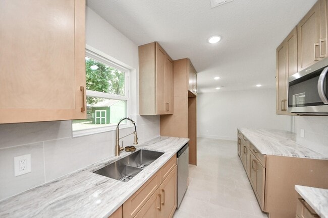 Photo - 13406 Shady Ln