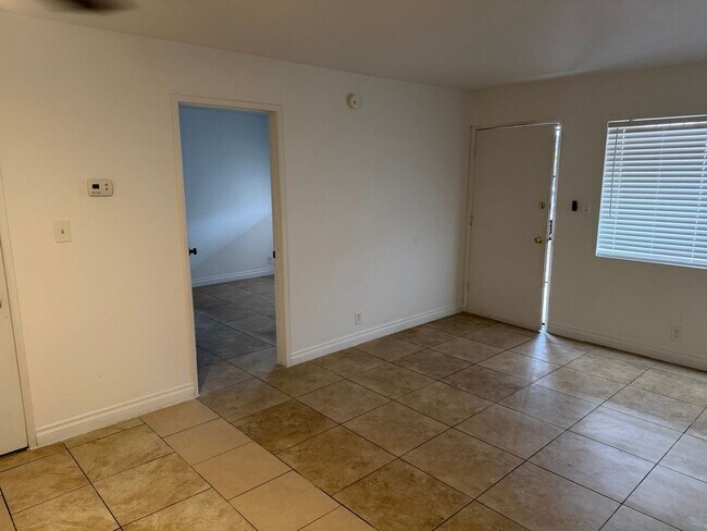3720 Royal Crest St Unit 05