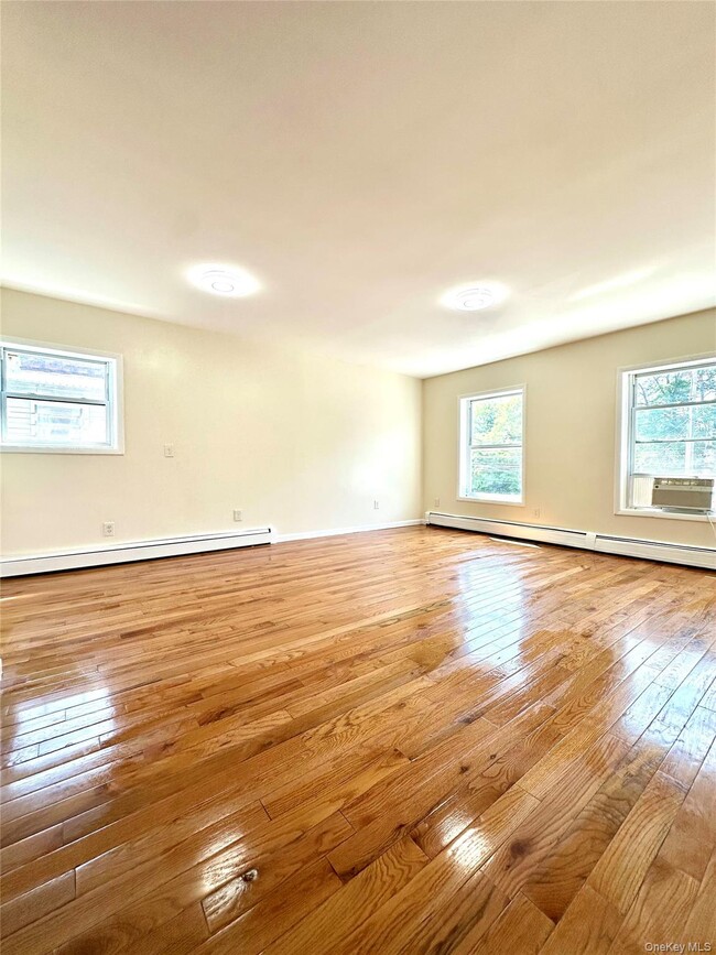 Building Photo - 2069 Lacombe Ave Unit 2