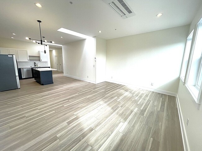 Photo - 4745 NE Fremont St