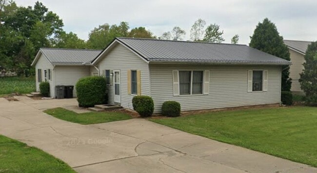 Building Photo - 413 S Harkless Dr Unit 413-2