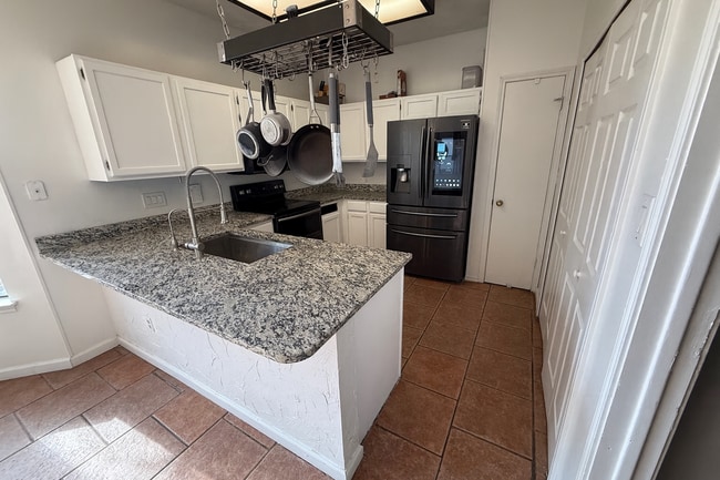 Photo - 5701 Timber Star