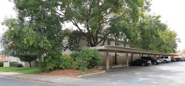 Building Photo - Pheasant Court Apartments