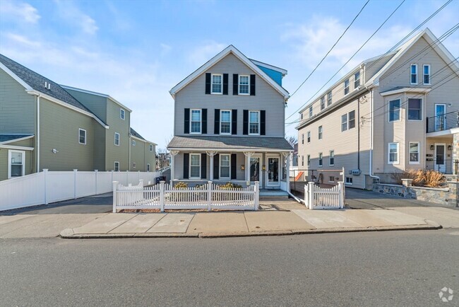 Building Photo - 90 Florence St Unit 2 Rental