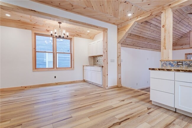 Photo - 413 Caroline St