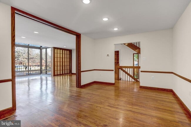 Photo - 2 Coldwater Ct