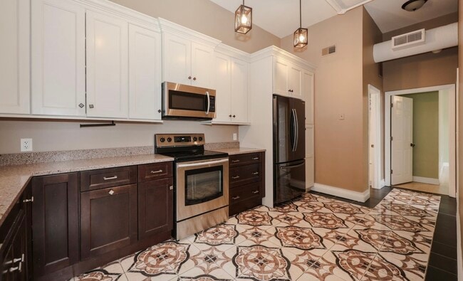 Kitchen - 15 Mount Saint Marys Way Unit 112