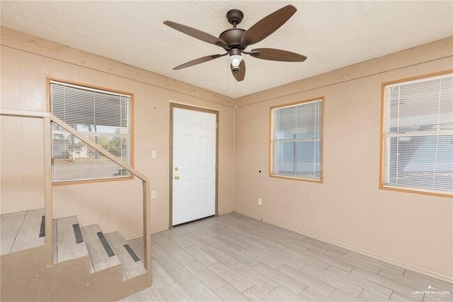Photo - 15 Stagecoach Dr