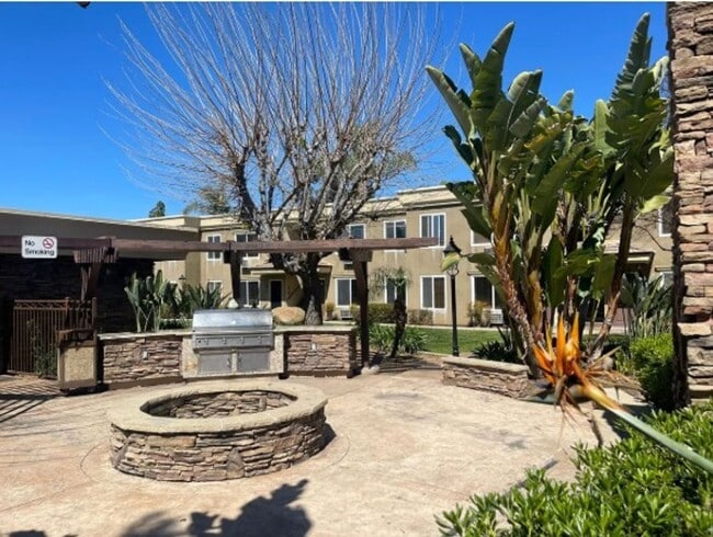 Photo - Charming 2 Bedroom, 1 Bathroom Apartment in a Convenient Location