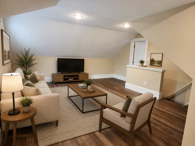 Building Photo - 1113 E King St Unit Apt. 3