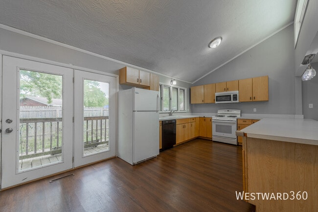 Photo - 2221 Belmont Ave