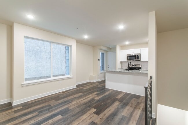 Building Photo - 1330 N 15th St Unit A1