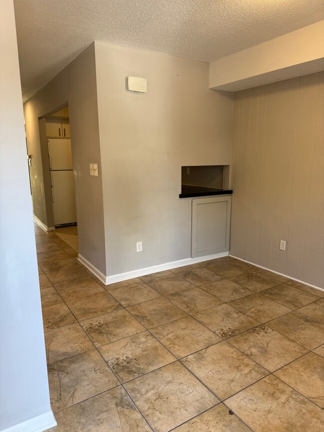 Photo - 115 Beechnut St Unit B5