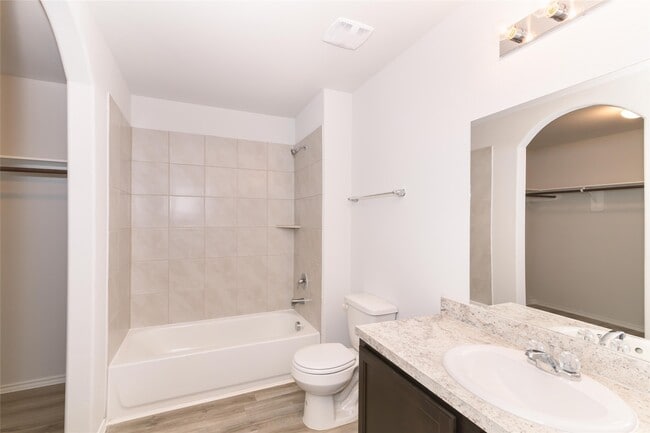 Photo - 8726 Doris Oaks Cir