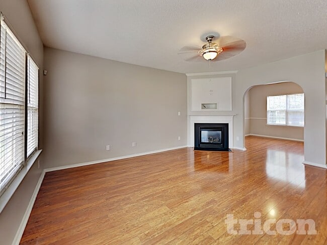 Photo - 3032 Buttonwood Ln